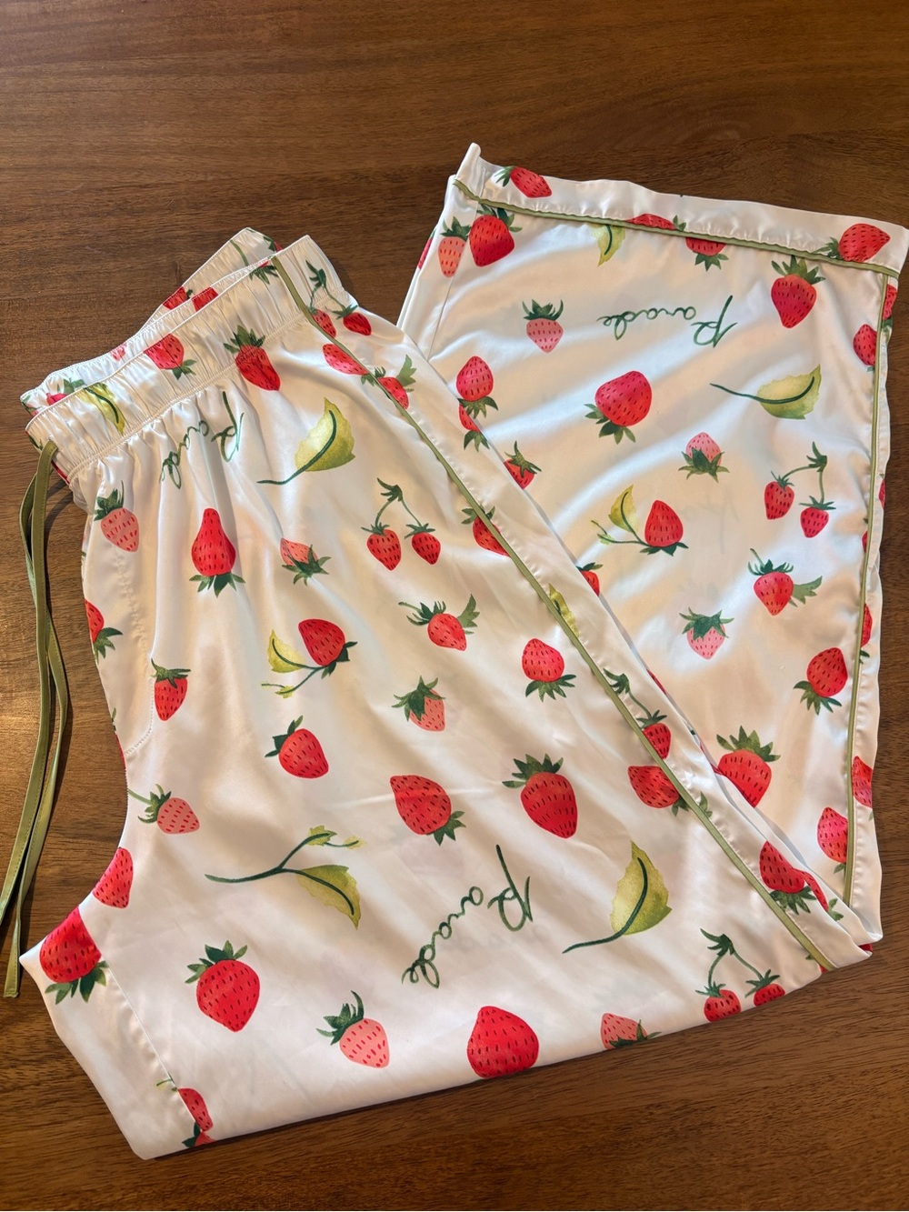 Women's White Strawberry Print Satin Pajama Set